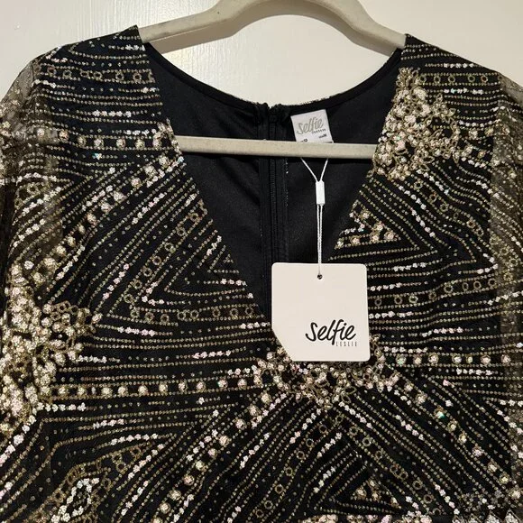 Selfie Leslie “Lady Luck” Cape Sleeve Wrap Dress – Black – NWT - Picture 3 of 8